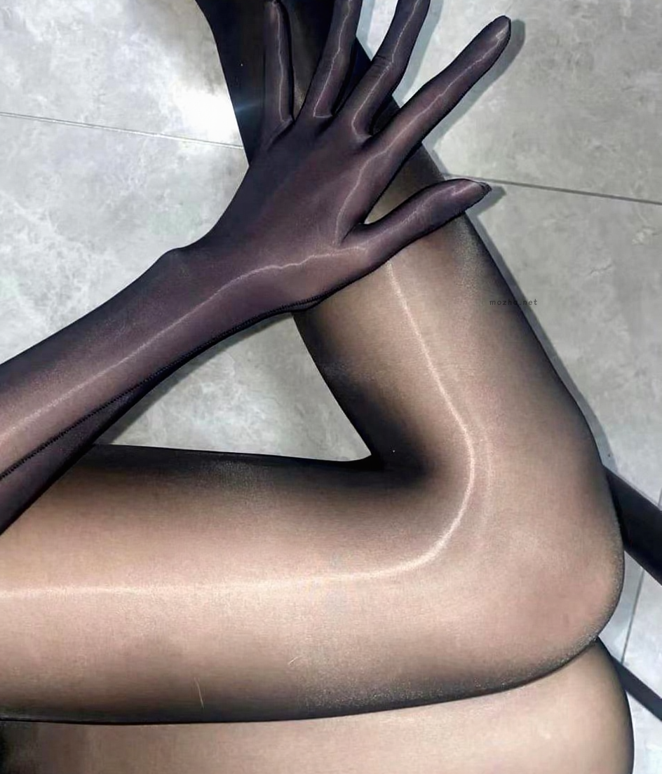 凌凌七DL – 油光黑丝【11P】